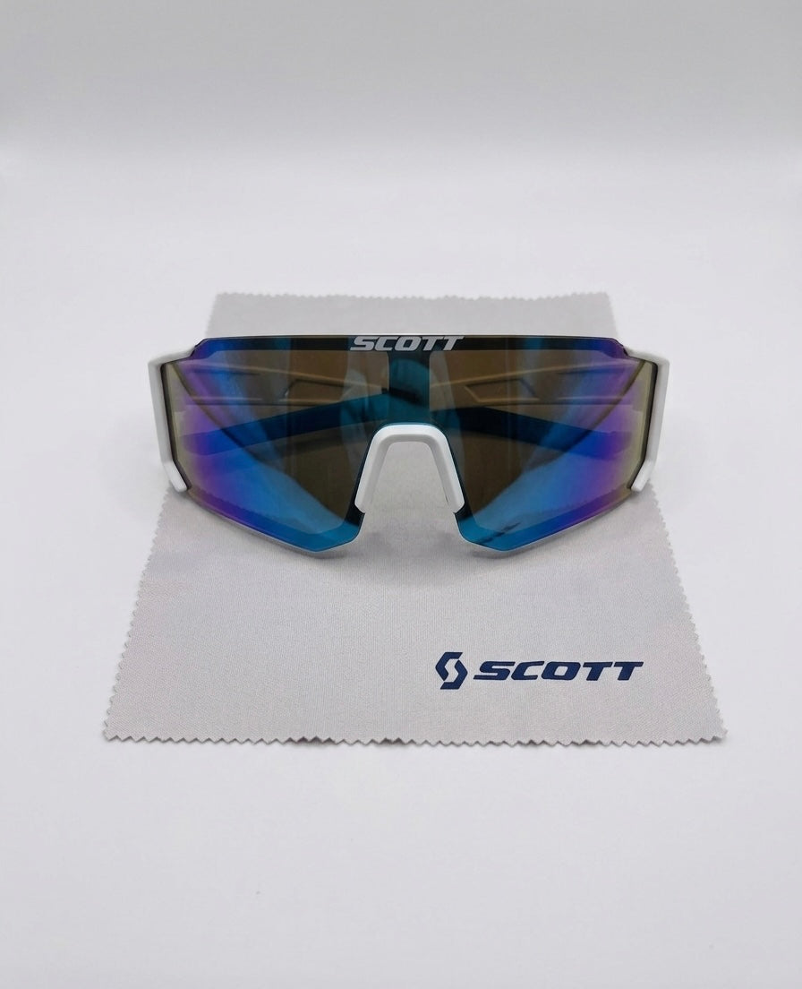 Gafas de deporte o de sol no te quedes sin las tuyas para este verano.