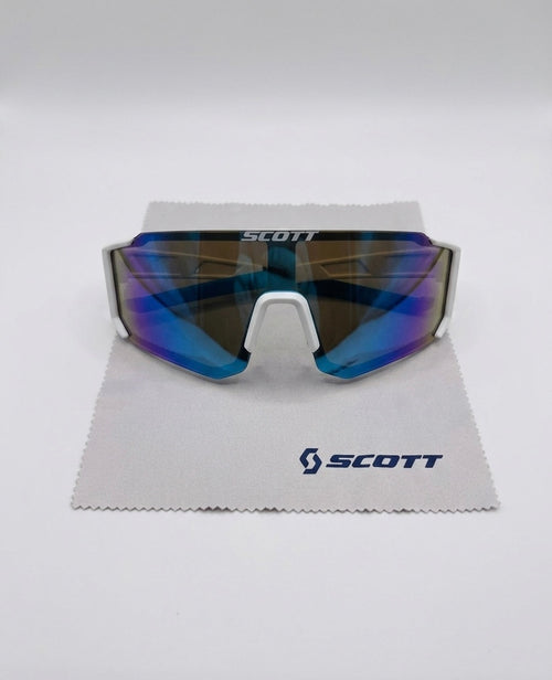 Gafas de deporte o de sol no te quedes sin las tuyas para este verano.