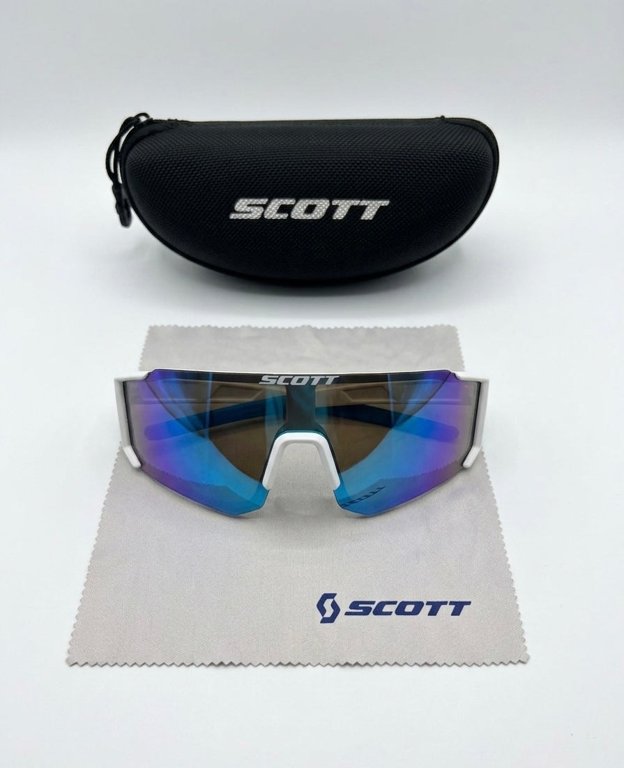 Gafas de deporte o de sol no te quedes sin las tuyas para este verano.